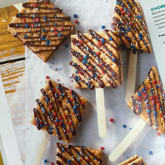 Taste of Home Blue Ribbon Winners 275+ Savory Bites & Sweet Delights Recipe Book - Picture 5 of 16